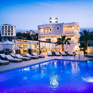 **** Otel Blue Water Arnavutluk